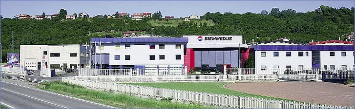 Vista geral do complexo industrial da Biemmedue em Cherasco